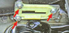 Снятие накладки кронштейна блокировки заднего хода ВАЗ 2190 2191 Lada Granta