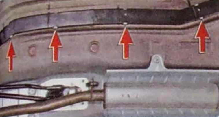 Крепление тормозных трубок в держателях ВАЗ 2190 2191 Lada Granta