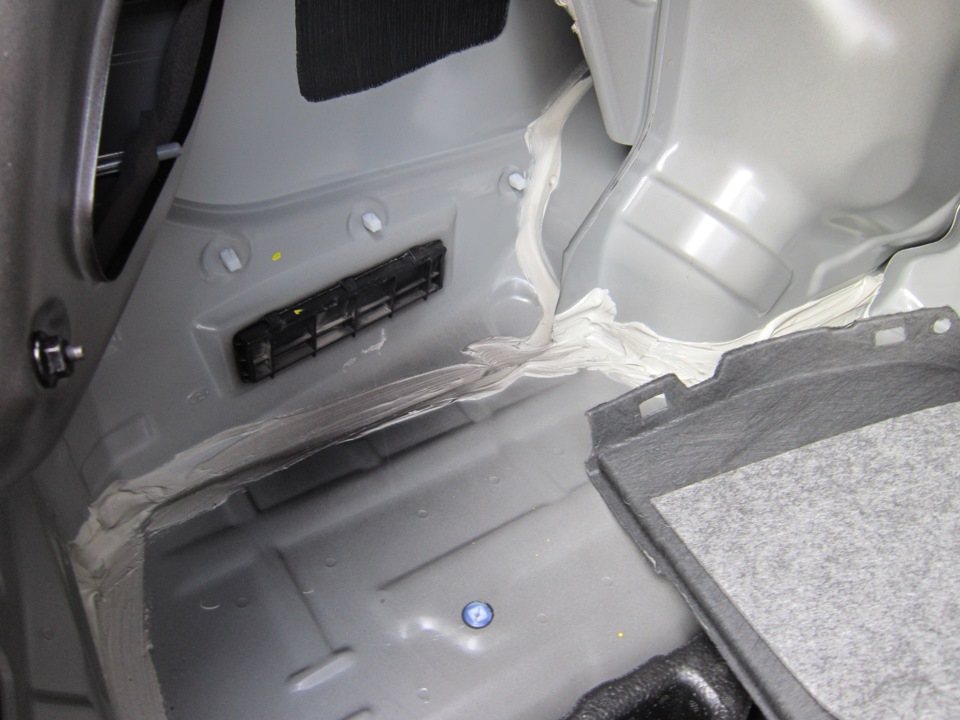 Вентиляция багажника на автомобиле Hyundai Solaris 2010-2016