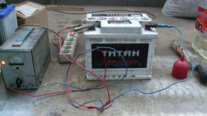 Зарядка стационарным зарядным устройством аккумуляторной батареи Лада Гранта (ВАЗ 2190)