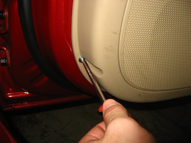 Крепление обшивки под динамиком Hyundai Santa Fe CM 2006-2012