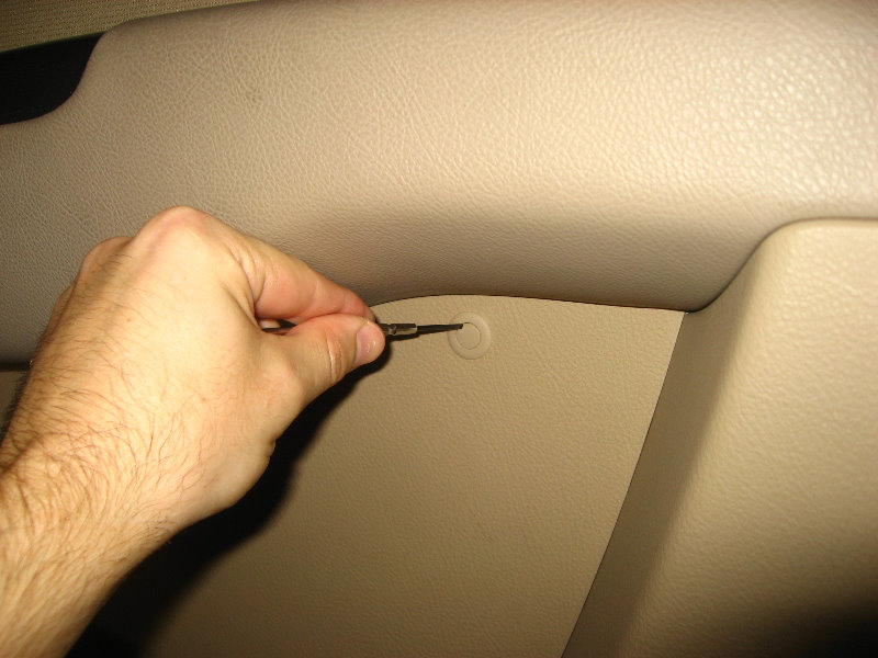 Поддеть заглушку карты двери Hyundai Santa Fe CM 2006-2012