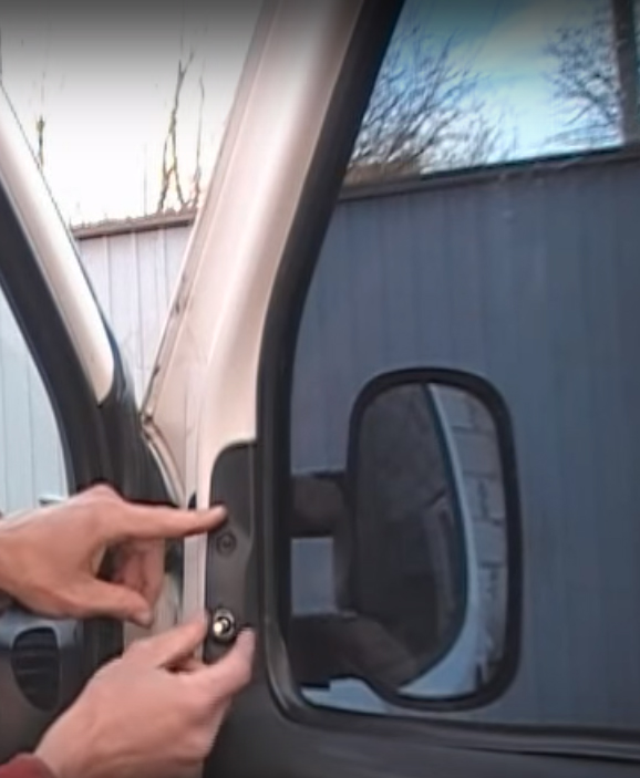 Снятие и установка наружного зеркала Fiat Doblo